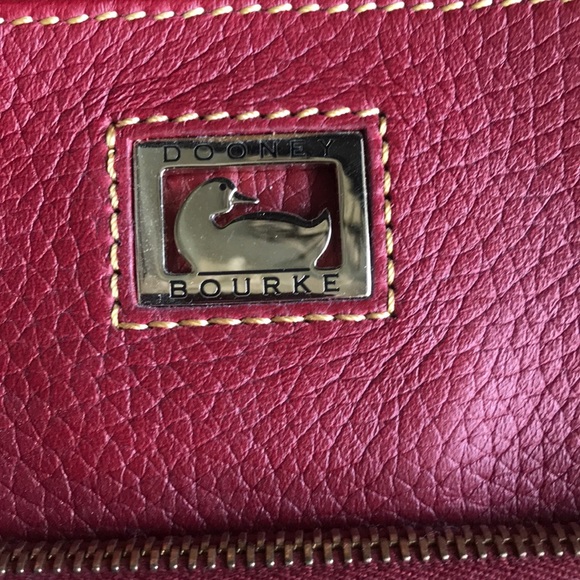 Dooney & Bourke red leather crossbody bag - Picture 2 of 7